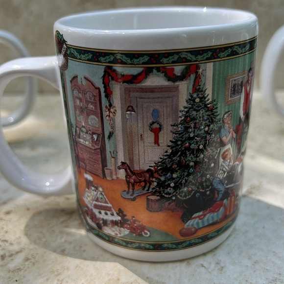 Harley Davidson set of 4 Holiday Christmas Mugs - Picture 8 of 10